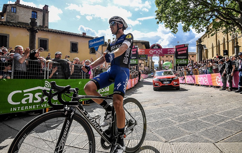 Italian rider Gianluca Brambilla of the Etixx - Quick Step team, celebrates after crossing the finish line to win the 8th stage of the Giro d'Italia cycling race over 186km from Foligno to Arezzo, Italy, 14 May 2016. Brambilla took the overall leader's pink jersey.   ANSA/ALESSANDRO DI MEO