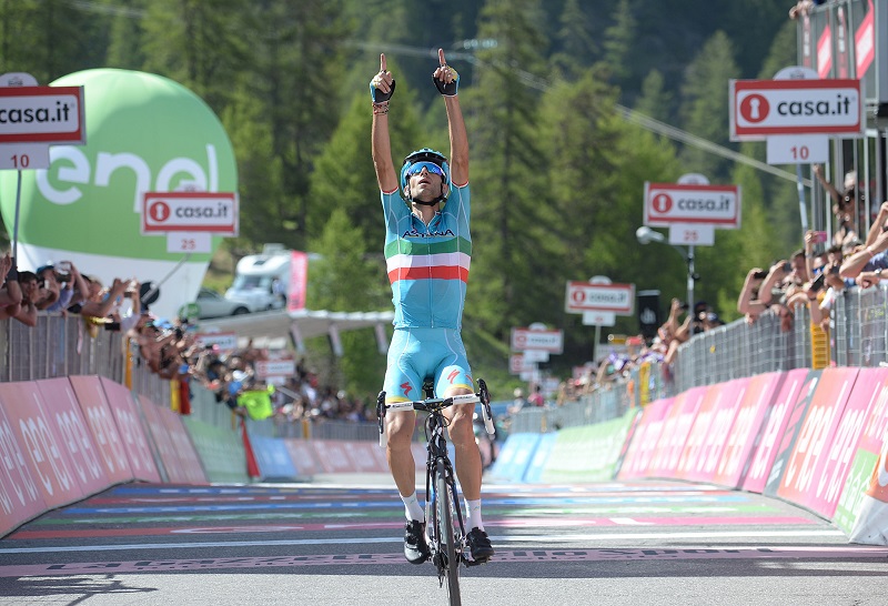 Italian riderVincenzo Nibali of Astana team wins the ninethteenth stage of the Giro d'Italia 2016, from Pinerolo to Risoul (FR) 162 km, Italy, 27 May 2016. ANSA/LUCA ZENNARO