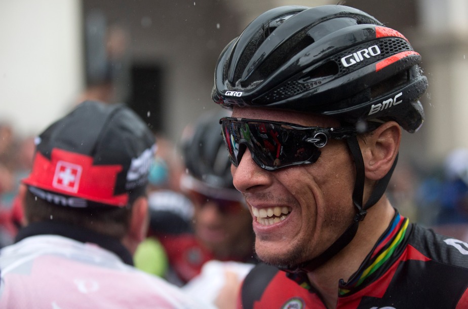 While Philippe Gilbert's smile tells a different story (Claudio Peri)