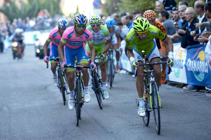 Fighting at the 2013 Giro dell'Emilia