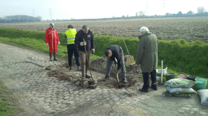 Les Amis repaving Ennevelin on March 19 (Les Amis de Paris-Roubaix)